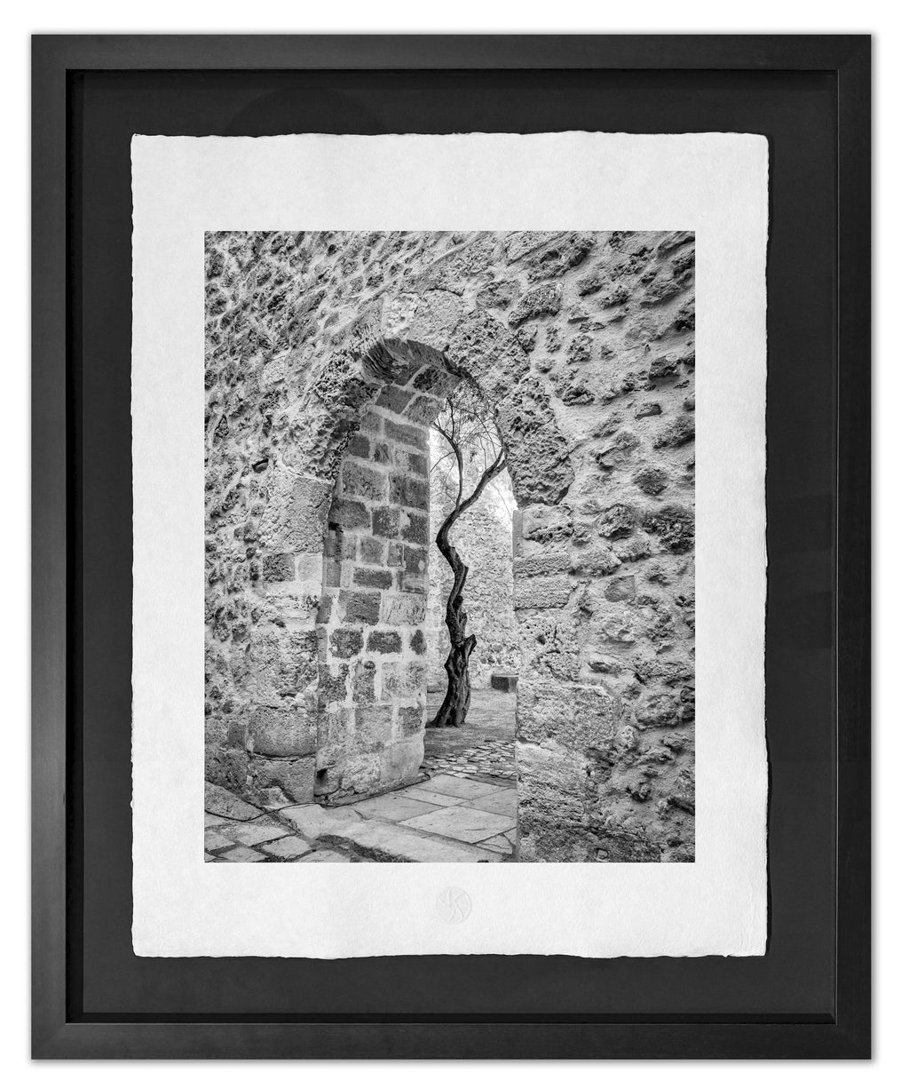 Glimpse, Archway, Castle de Sao Jorge, Lisbon 2018