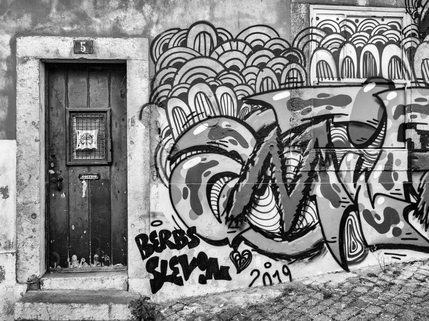 Grafitti and Doorway, Lisbon 2018